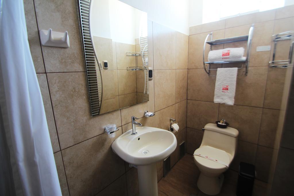 Hotel B'Liam Tumbes Bagian luar foto